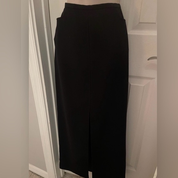 Ann Taylor Elegant Pencil Maxi Skirt in size 8 - Picture 7 of 8